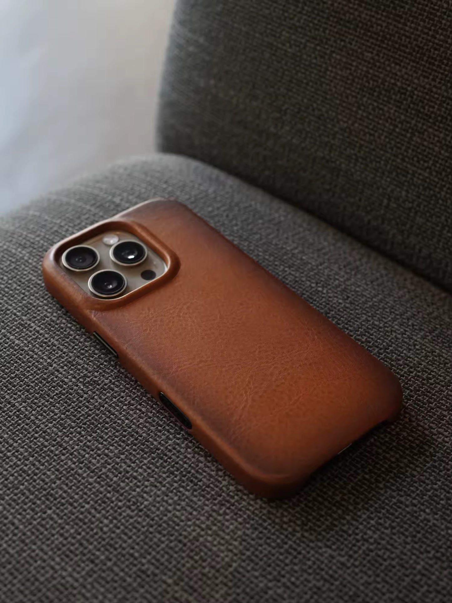 Handmade Italian Leather Case – Magnetic Business-Class Cover for iPhone with Premium Camera Button